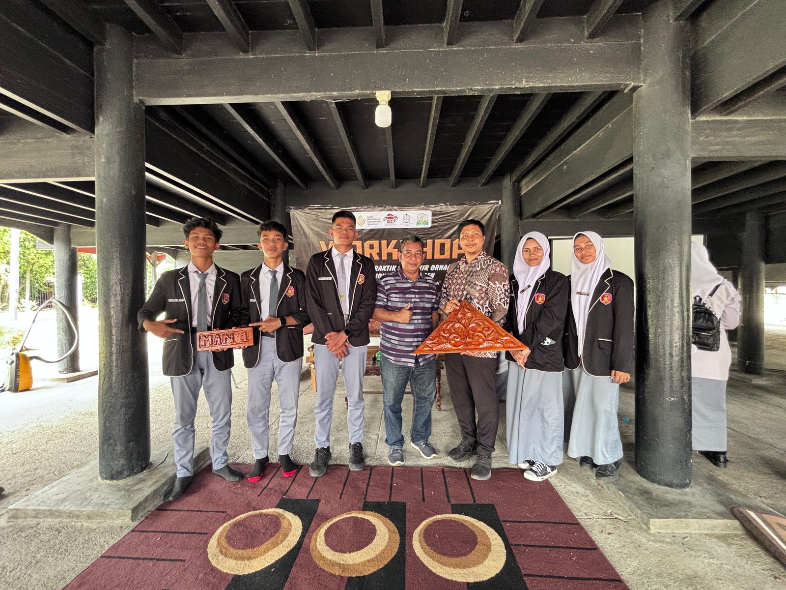 Siswa MAN 1 Aceh Besar Antusias Ikuti Workshop Seni Ukir Rumoh Aceh