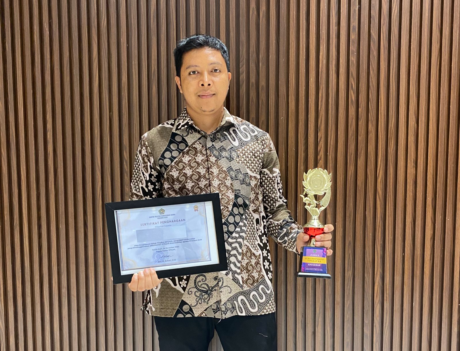 Ansar Salihin Guru MAN 1 Aceh Besar Raih Juara 2 Guru Inspiratif Tingkat Provinsi Aceh