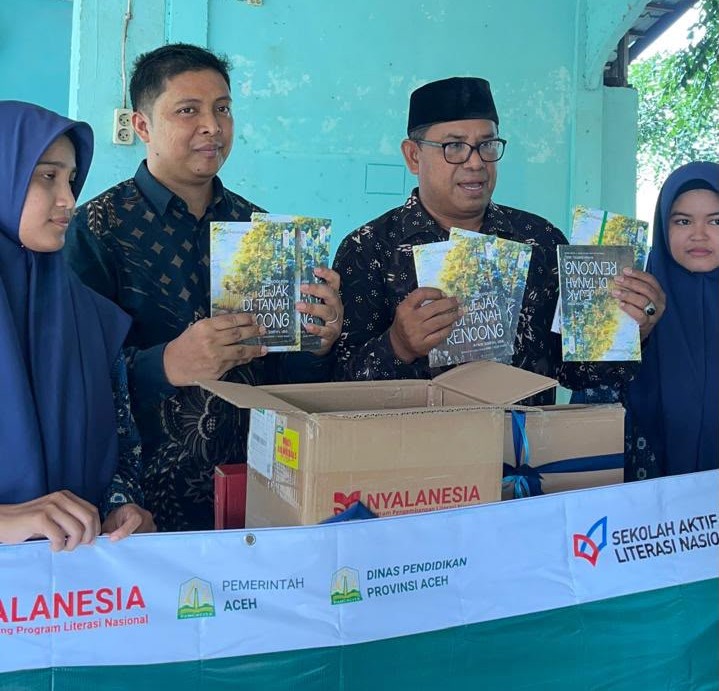 Siswa MAN 1 Aceh Besar Terbitkan Buku Antologi Puisi Jejak di Tanah Rencong Siswa MAN 1 Aceh Besar Terbitkan Buku Antologi Puisi Jejak di Tanah Rencong