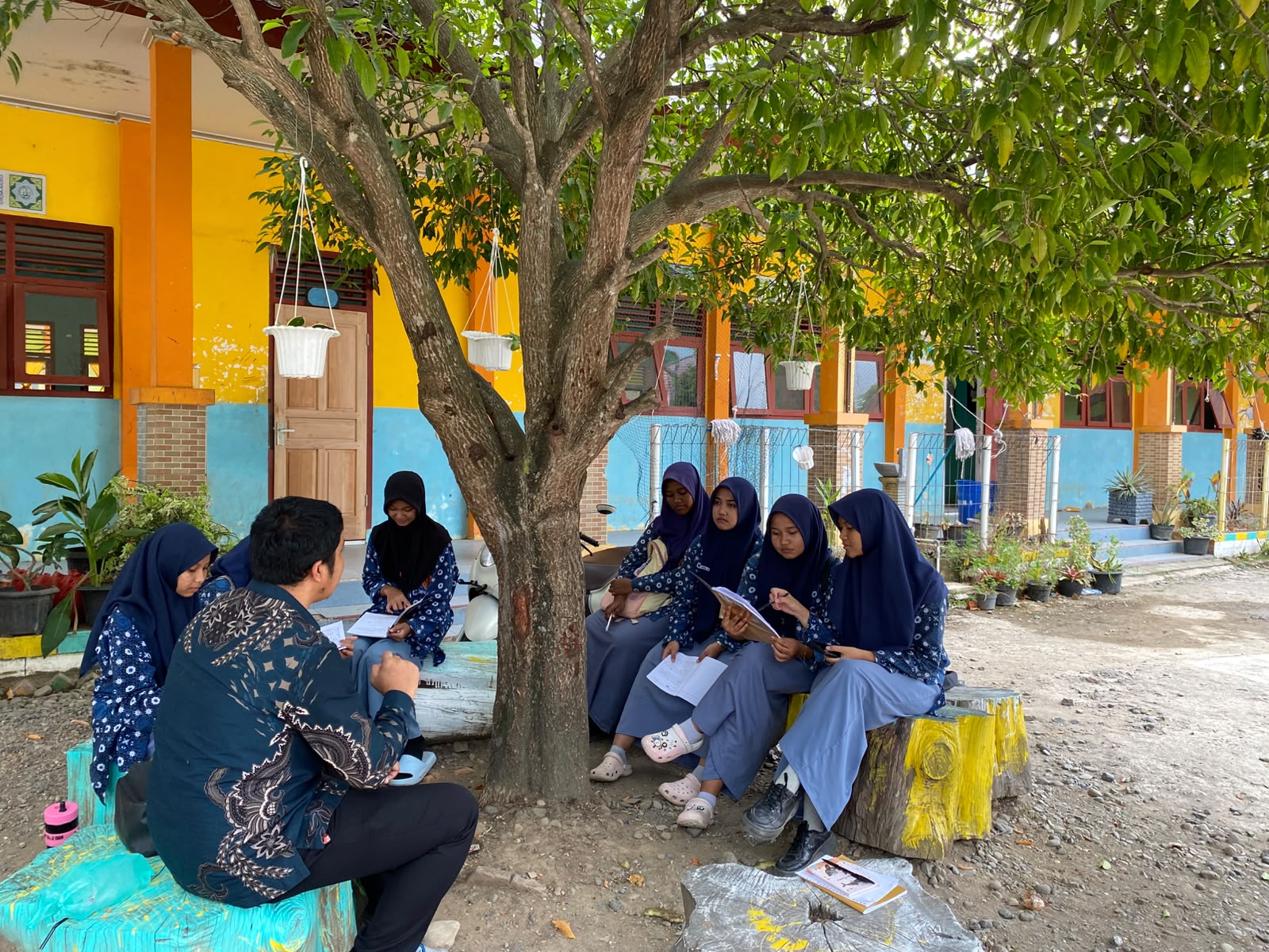 Ekskul Jurnalistik MAN 1 Aceh Besar Bekali Siswa Teknik Menulis Berita Ekskul Jurnalistik MAN 1 Aceh Besar Bekali Siswa Teknik Menulis Berita
